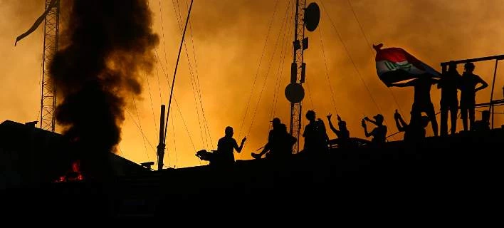 Χάος στο νότιο Ιράκ: Επίθεση με ρουκέτες στο αεροδρόμιο της Βασόρας μετά την πυρπόληση του ιρανικού προξενείου